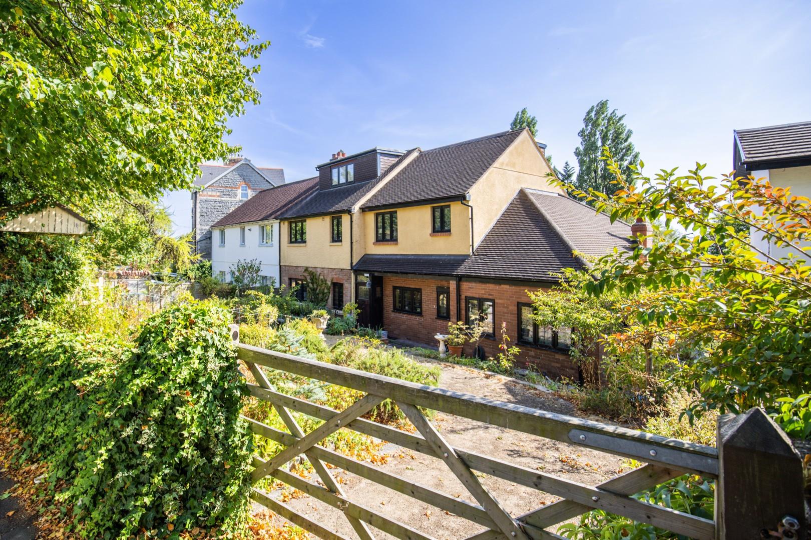 8 Church Place South, Penarth, CF64 1BA